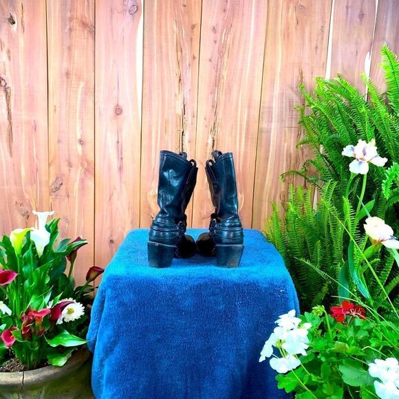 Ladies leather heeled boots size 7 by Fray - Picture 4 of 11